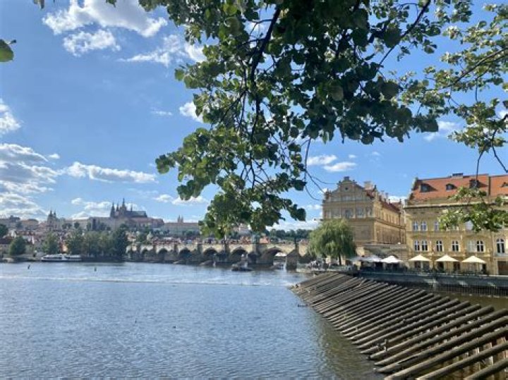 Charles bridge prague - How To Discuss